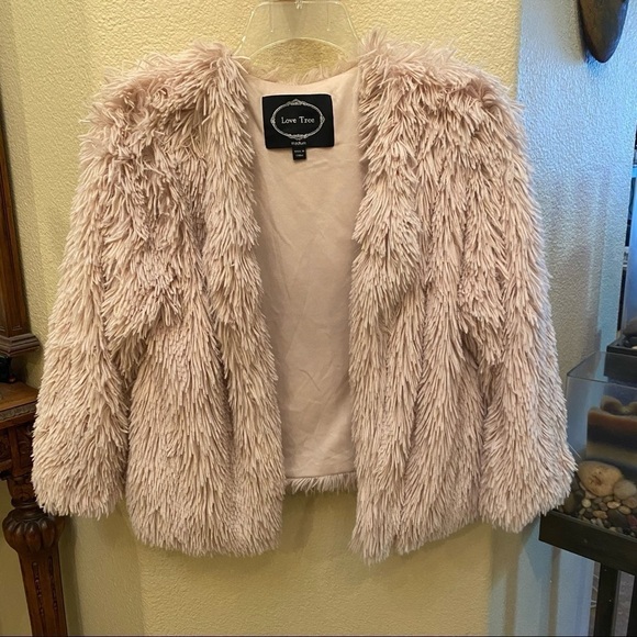 LOVE TREE Pale Pink Shaggy Faux Fur Open Front Jacket Size Medium-Fit Small - Picture 1 of 10